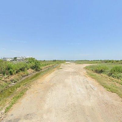 1242 Diamond Rd, Port Bolivar, TX 77650