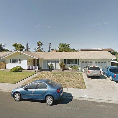 1242 Slayton Dr, Manteca, CA 95336