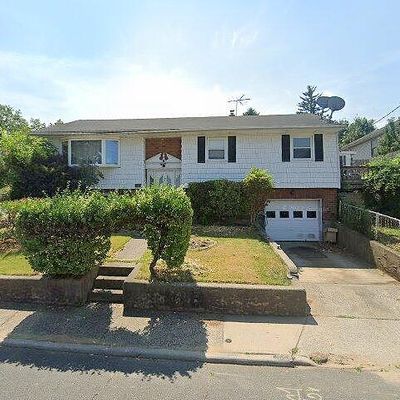 115 Arthur Ave, Floral Park, NY 11001