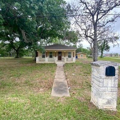 118 S 13 Th St, West Columbia, TX 77486