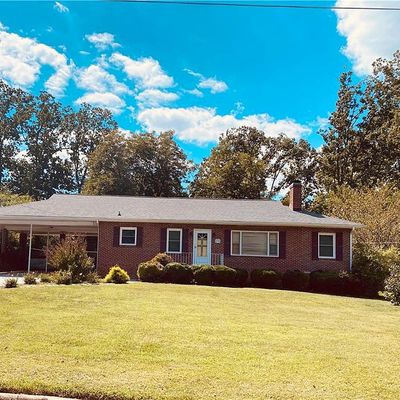 1313 Hawthorne Ave, Reidsville, NC 27320