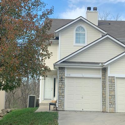 1316 Nw Hidden Ridge Ct, Blue Springs, MO 64015