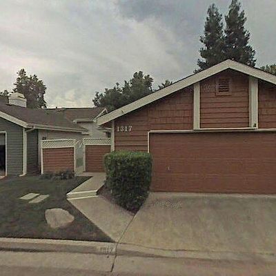 1317 E Vassar Dr, Visalia, CA 93292