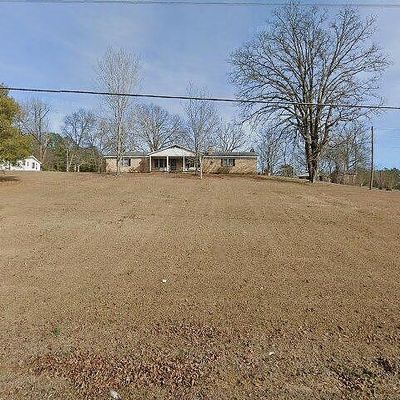 1325 Peach St, Selmer, TN 38375