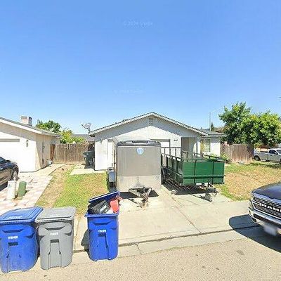 1325 Santa Fe Ct, Madera, CA 93638