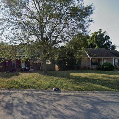 1328 Abby Lou Dr, Clarksville, TN 37040