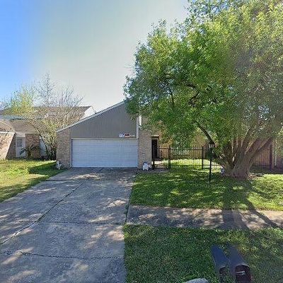 13311 Robinglen Dr, Houston, TX 77083