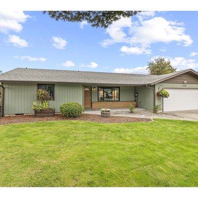 135 Alameda Dr, Kelso, WA 98626