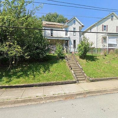 135 Brookside Ave, Washington, PA 15301