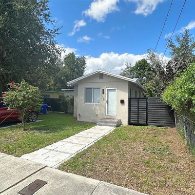 135 Nw 68 Th St, Miami, FL 33150