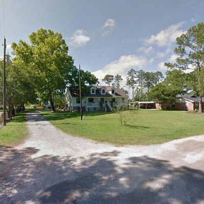 13535 Lyons Ave, Bayou La Batre, AL 36509