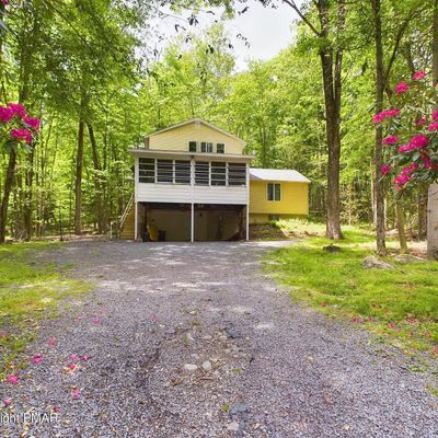 136 Comanche Trl, Pocono Lake, PA 18347