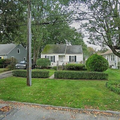 136 Penrose St, Springfield, MA 01109