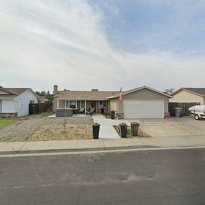 1376 Speer St, Oakdale, CA 95361