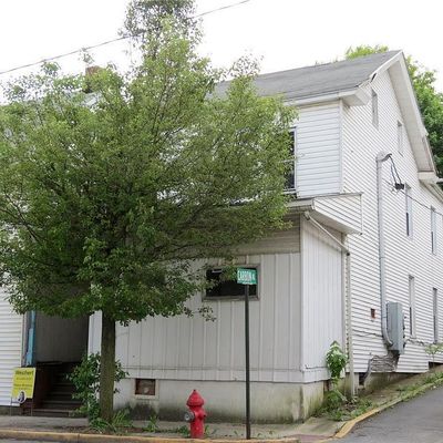 138 N 1 St St, Lehighton, PA 18235