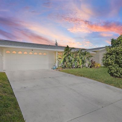 13849 84 Th Ter, Seminole, FL 33776