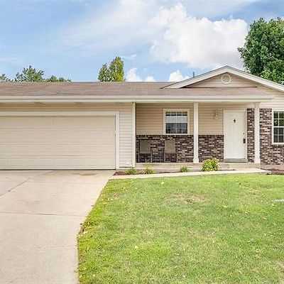 14 Oak Knoll Dr, Saint Peters, MO 63376