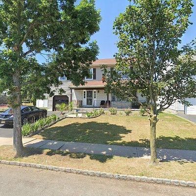 14 Ned Ct, Sewaren, NJ 07077