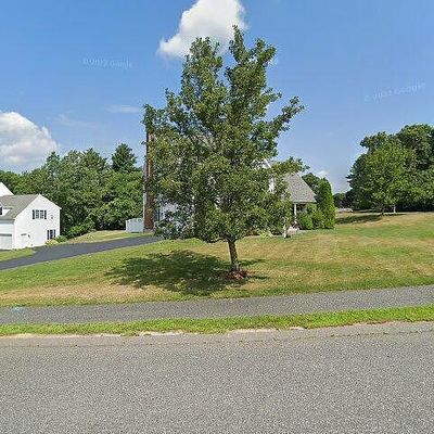 14 Pennock Rd, Ashland, MA 01721