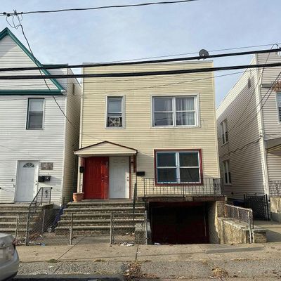 125 Custer Ave, Jersey City, NJ 07305