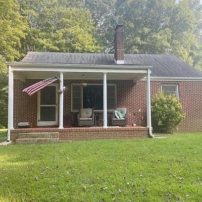 125 Marigold Ln, Mount Airy, NC 27030