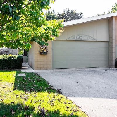 1250 W Nicolet Cir, Appleton, WI 54914