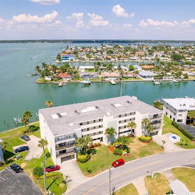 12525 3rd Street E, Treasure Island, FL 33706