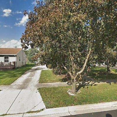 126 James St, Montgomery, IL 60538