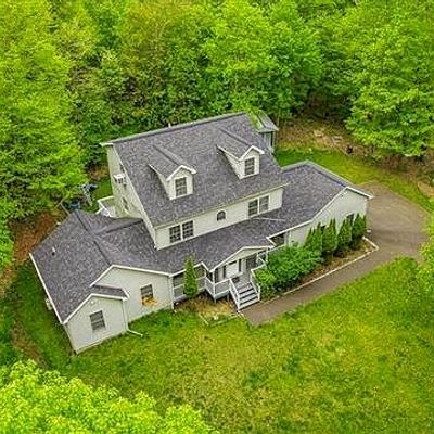 126 Talon Dr, Tannersville, PA 18372