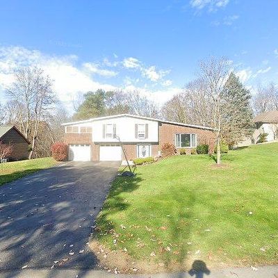 127 Lakeshore Dr, Butler, PA 16001