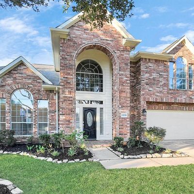 12816 Quail Creek Dr, Pearland, TX 77584