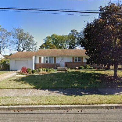 13 Iorio Dr, Trenton, NJ 08620