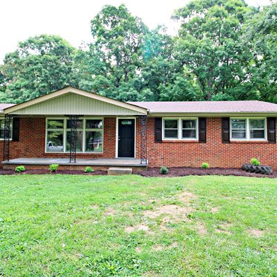 1302 Ellington Dr, Lafayette, TN 37083