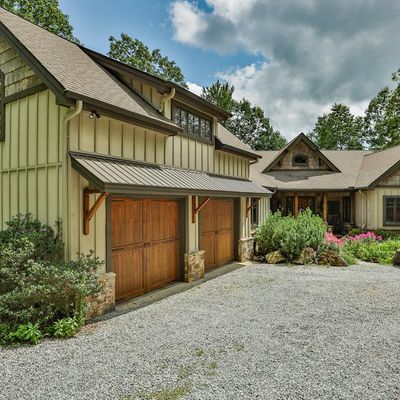 1302 Sitting Rock Trl, Cullowhee, NC 28723