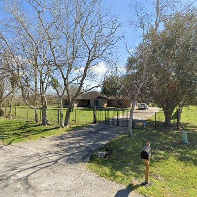 1304 Caldwell Rd, Angleton, TX 77515