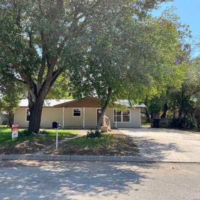 1306 E San Marcos St, Pearsall, TX 78061