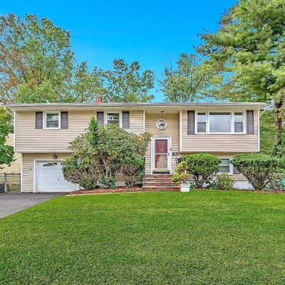 1460 Redwood Dr, Piscataway, NJ 08854