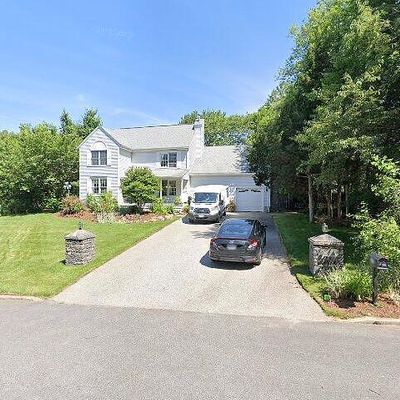 147 Hillcrest Dr N, Cranston, RI 02921