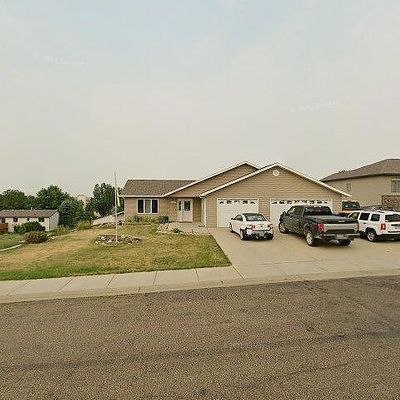 1471 4 Th Ave E, Dickinson, ND 58601