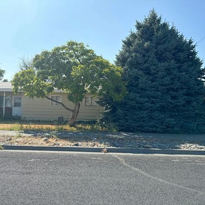 1476 W Sunset Dr, Moses Lake, WA 98837