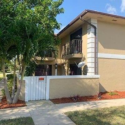 1482 N Lawnwood Cir, Fort Pierce, FL 34950