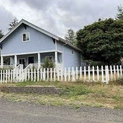 1490 Armstrong St, Raymond, WA 98577