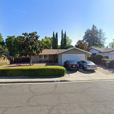 1496 Soccer Ct, Concord, CA 94518