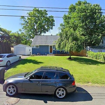 15 Halstead Rd, New Brunswick, NJ 08901