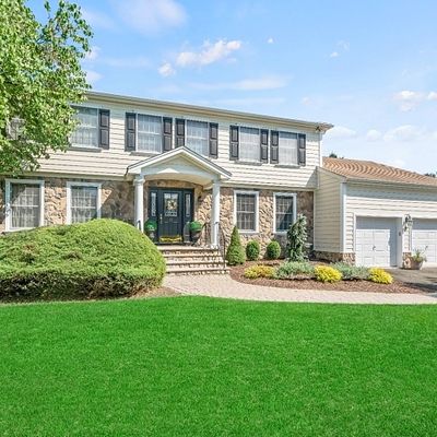 15 Meester St, Mahwah, NJ 07430