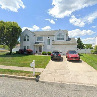 15 Sweetbriar Dr, Sicklerville, NJ 08081