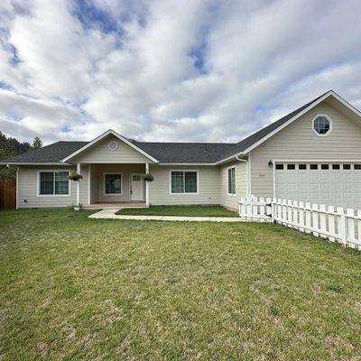 150 Deer Song Ct, Canyonville, OR 97417