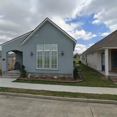 150 Royal Oak Blvd, Thibodaux, LA 70301