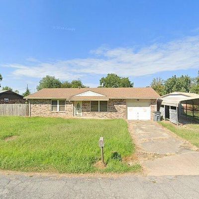 1504 S Johnson Ave, Wagoner, OK 74467