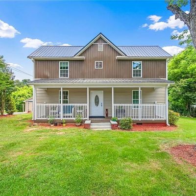 152 Sunrise Ave, Franklinville, NC 27248